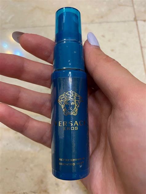 refreshing and scented mist versace